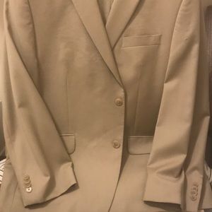 Men’s suit - single breast. Beautiful! Barely worn